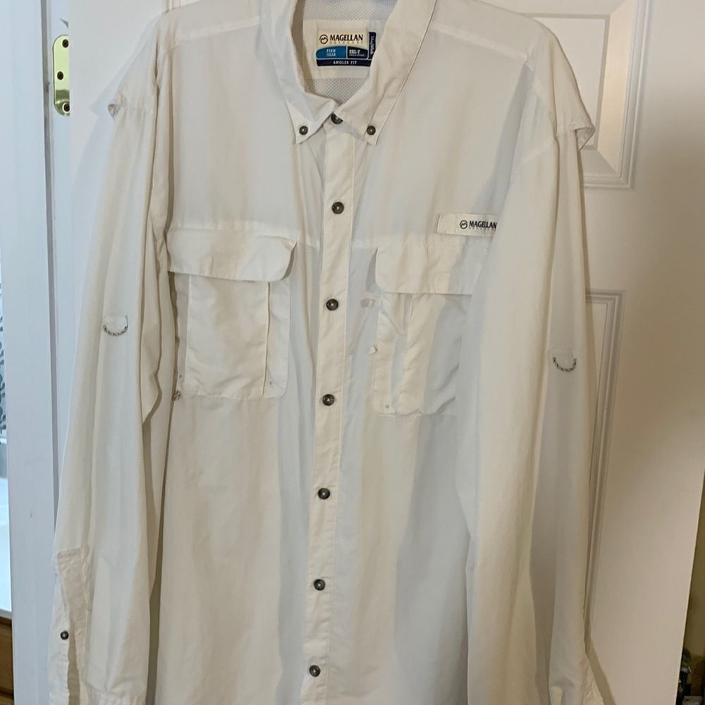 Men’s Magellan Outdoors 2XLT Angler Fit Fish Gear white shirt